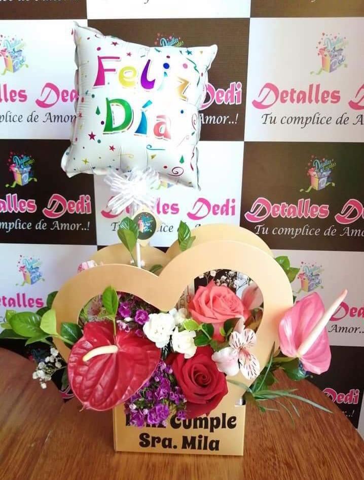 Caja asa corazon arreglo floral